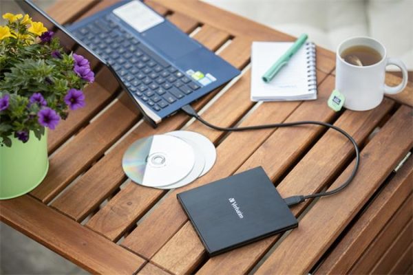 CD/DVD író, vékony, fém ház, USB 3.2 - USB-C, VERBATIM - Image 4
