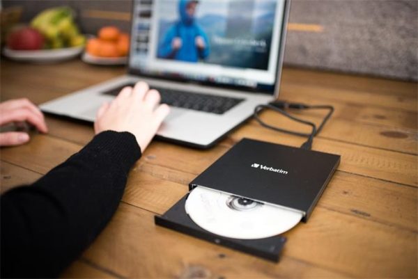 Blu-ray író, (külső meghajtó), 4K Ultra HD, USB 3.1 GEN 1 USB-C, VERBATIM "Slimline" - Image 4